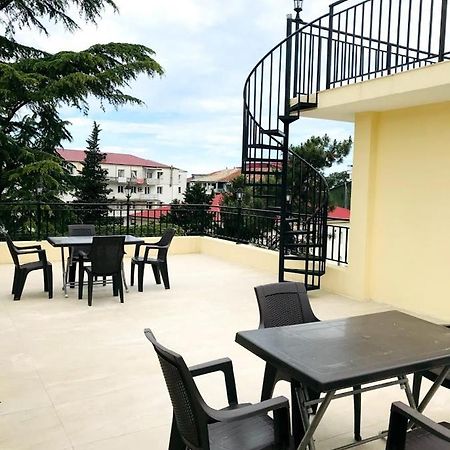 Hotel Gurya Kobuleti Esterno foto