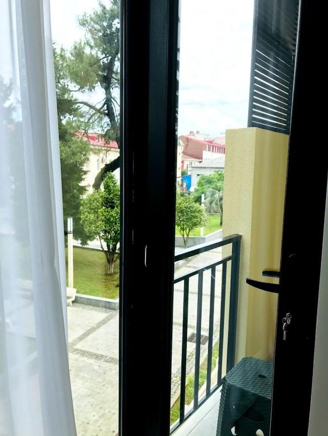 Hotel Gurya Kobuleti Esterno foto
