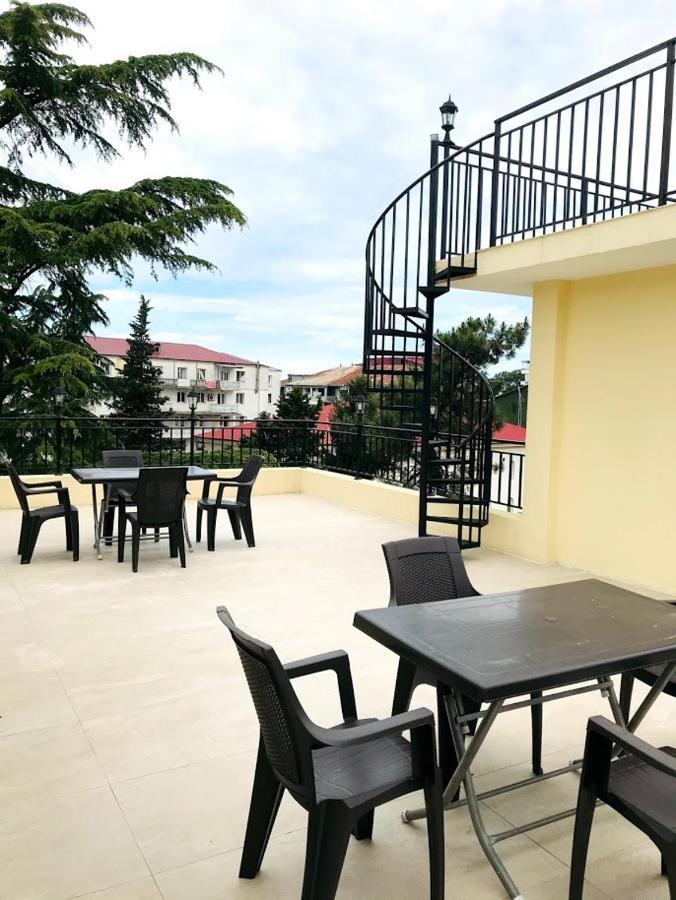 Hotel Gurya Kobuleti Esterno foto